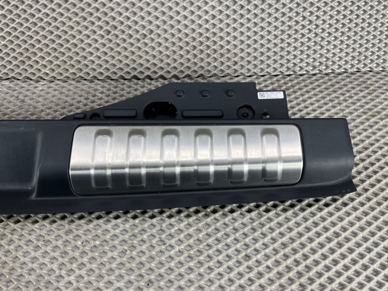Накладка на порог багажника Land Rover Range Rover Sport (L461, 2024г.)