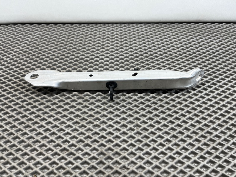Кронштейн (крепление) Land Rover Range Rover Sport (L461, 2023г.)
