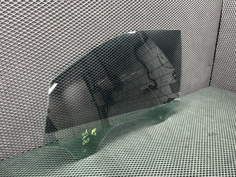 Стекло двери Volkswagen Tiguan (MK2, 2018г.)