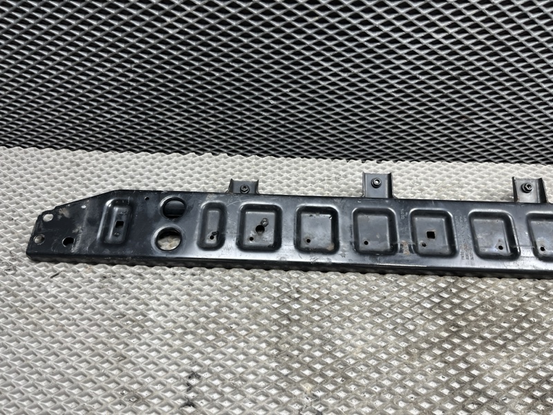 Балка под радиатор Land Rover Discovery Sport (L550, 2016г.)