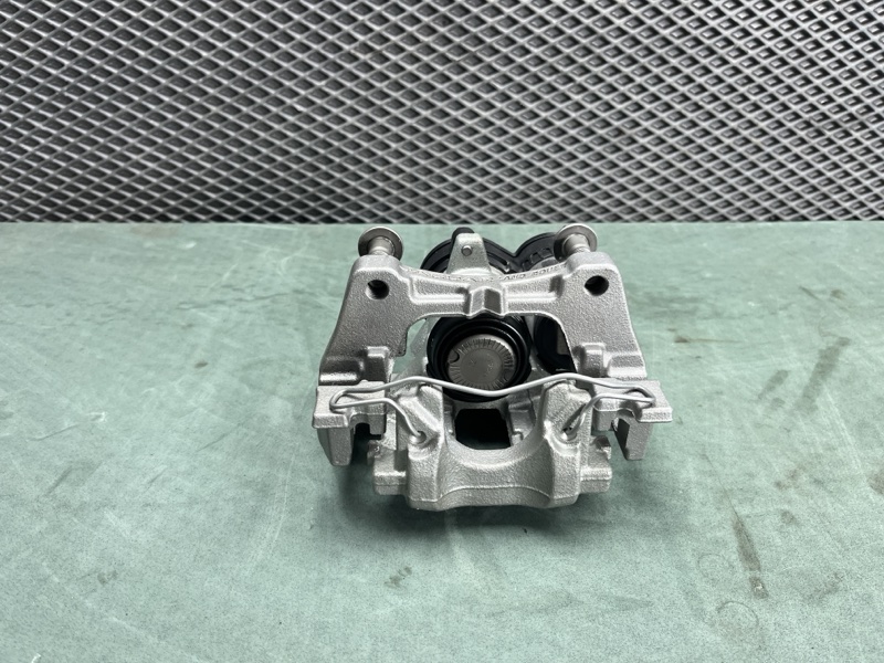 Суппорт тормозной Land Rover Discovery Sport (L550, 2018г.)