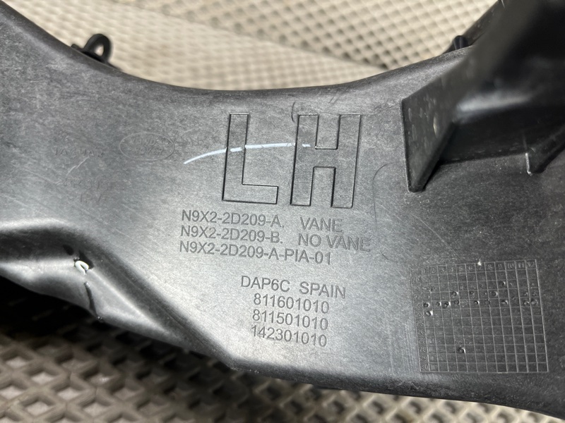 Воздуховод охлаждения тормозов Land Rover Range Rover Sport (L461, 2024г.)
