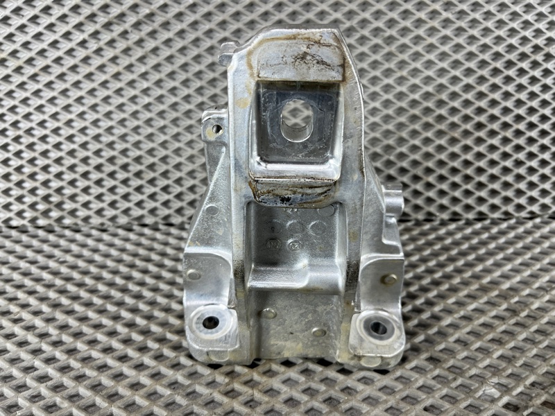 Опора двигателя Land Rover Defender (L663, 2020г.)