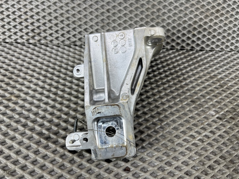 Опора двигателя Land Rover Defender (L663, 2020г.)