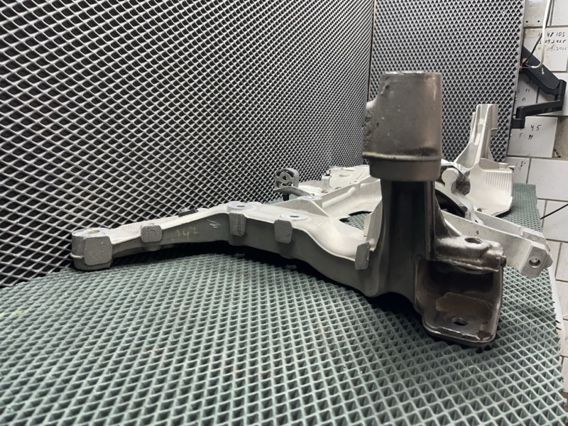 Подрамник Land Rover Range Rover Evoque (L551, 2020г.)