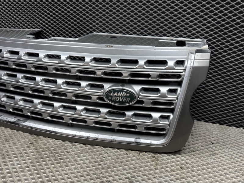 Решетка радиатора Land Rover Range Rover (L405, 2014г.)