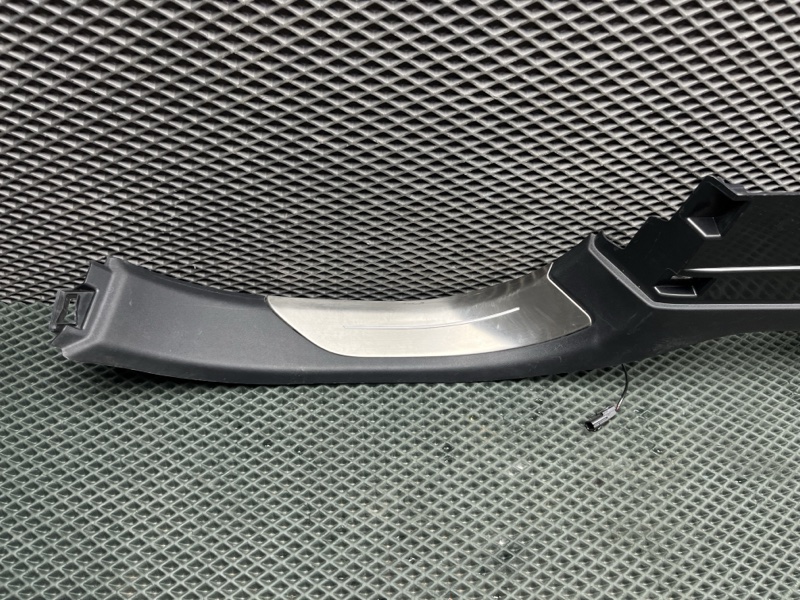 Накладка на порог с подсветкой Land Rover Range Rover Sport (L461, 2025г.)