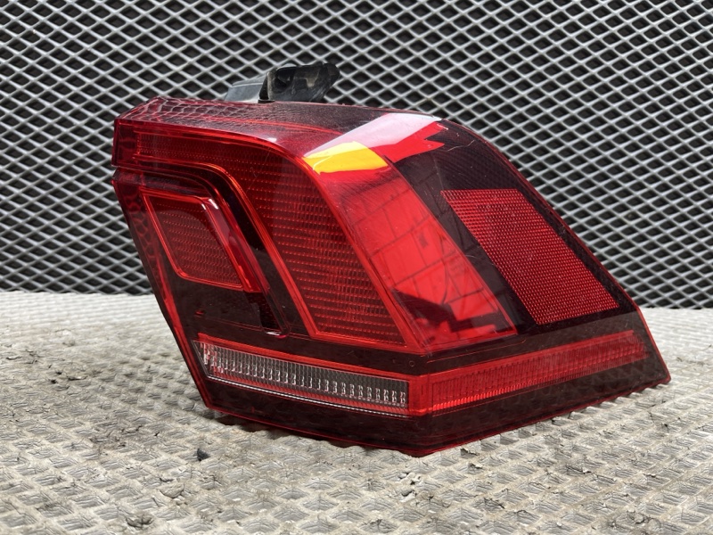 Фонарь Volkswagen Tiguan (MBQ, 2022г.)
