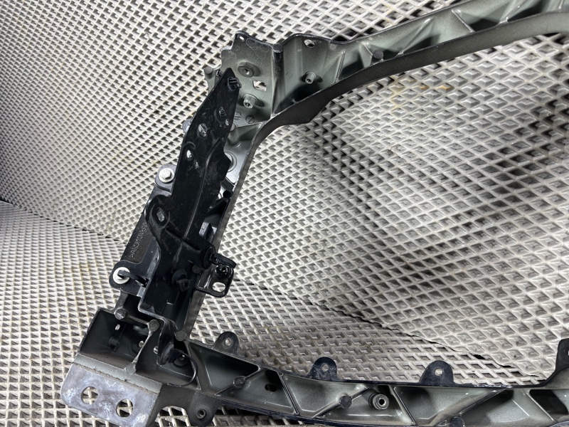 Крепление фары (кронштейн фары) Land Rover Defender (L663, 2020г.)