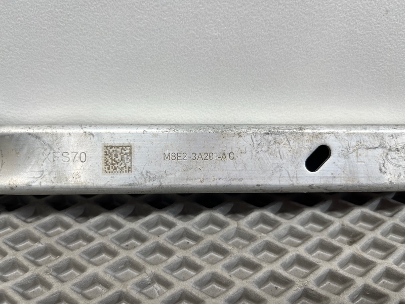 Кронштейн (крепление) Land Rover Range Rover Sport (L461, 2023г.)