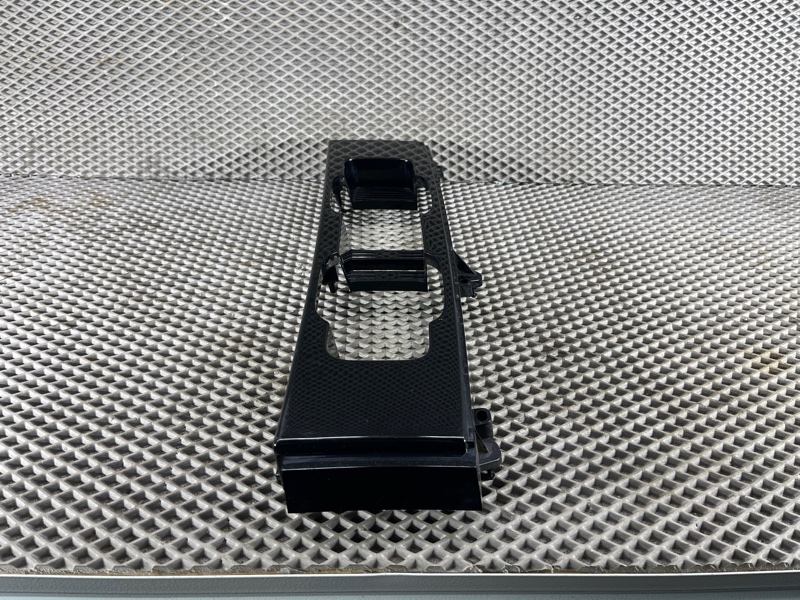 Накладка на фару Land Rover Defender (L663, 2020г.)