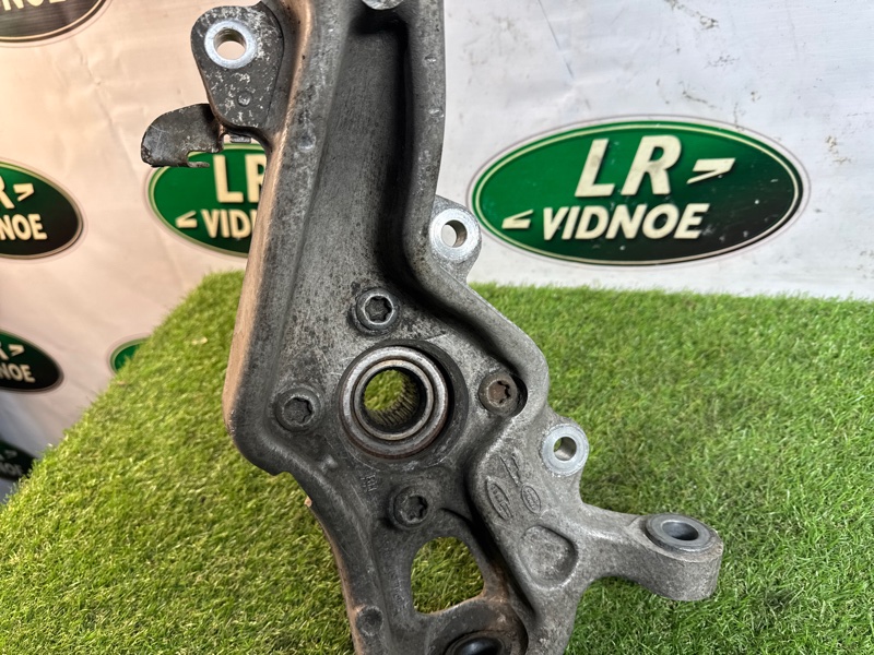 Кулак поворотный Land Rover Range Rover Velar (L560, 2018г.)