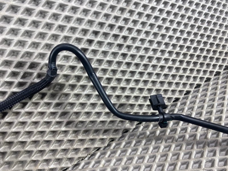 Трубка системы охлаждения Land Rover Range Rover Sport (L461, 2024г.)