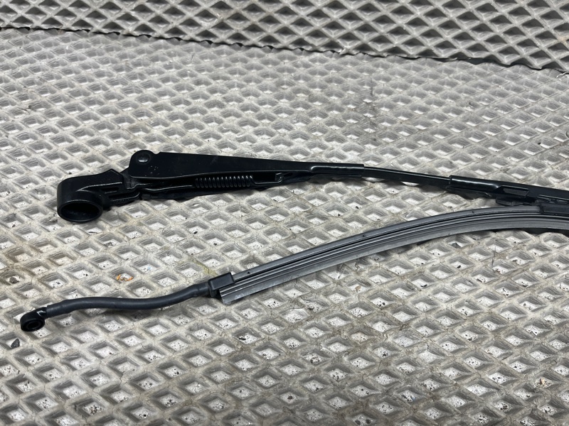 Поводок стеклоочистетеля Land Rover Range Rover Sport (L461, 2024г.)
