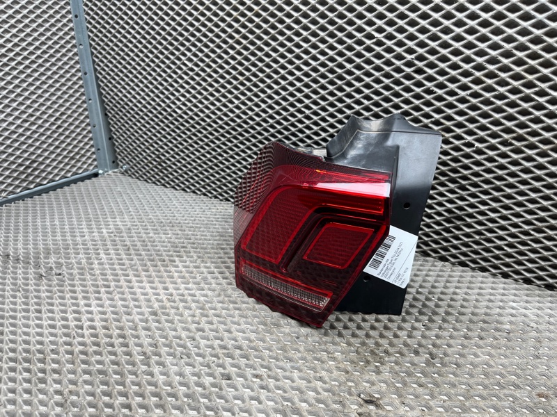 Фонарь Volkswagen Tiguan (MBQ, 2023г.)