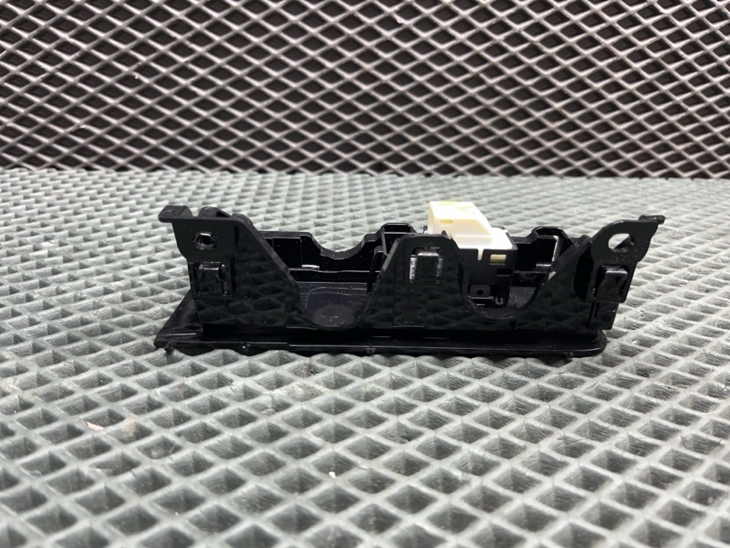 Кнопка стеклоподъемника Land Rover Range Rover Sport (L461, 2025г.)