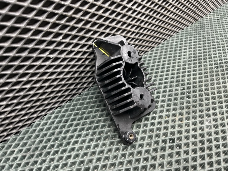 Опора домкрата Land Rover Range Rover Sport (L461, 2025г.)