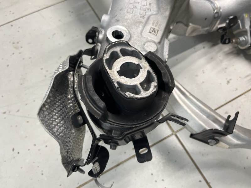 Подрамник в сборе Land Rover Range Rover Sport (L461, 2025г.)
