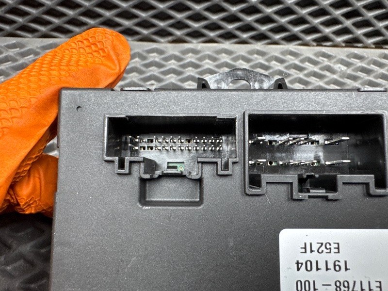 Блок управления крышкой багажника Land Rover Range Rover Sport (L494, 2020г.)