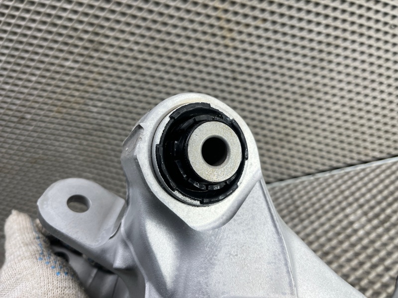 Кулак Land Rover Range Rover Sport (L461, 2024г.)