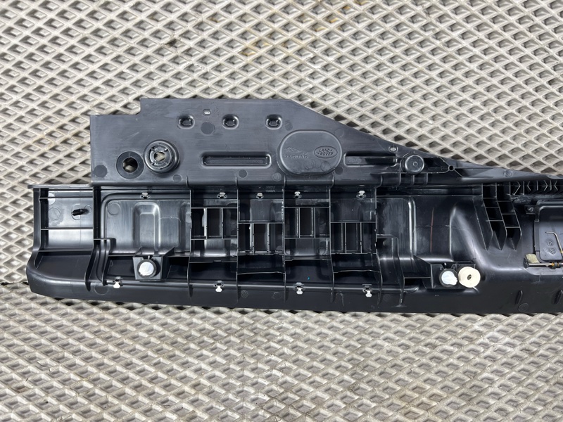 Накладка на порог багажника Land Rover Range Rover Sport (L461, 2024г.)