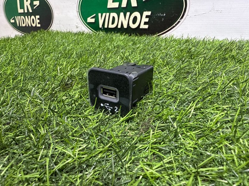 USB Разъем Jeep Wrangler (JL, 2024г.)
