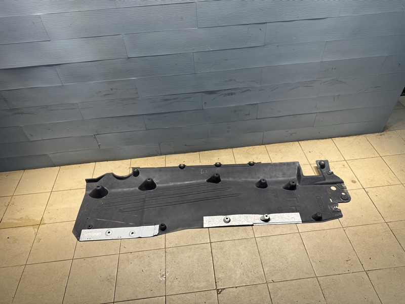 Защитный пластик днища Land Rover Discovery Sport (L550, 2020г.)