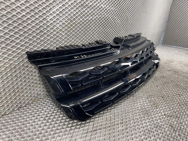 Решетка радиатора Land Rover Range Rover Evoque (L538, 2012г.)