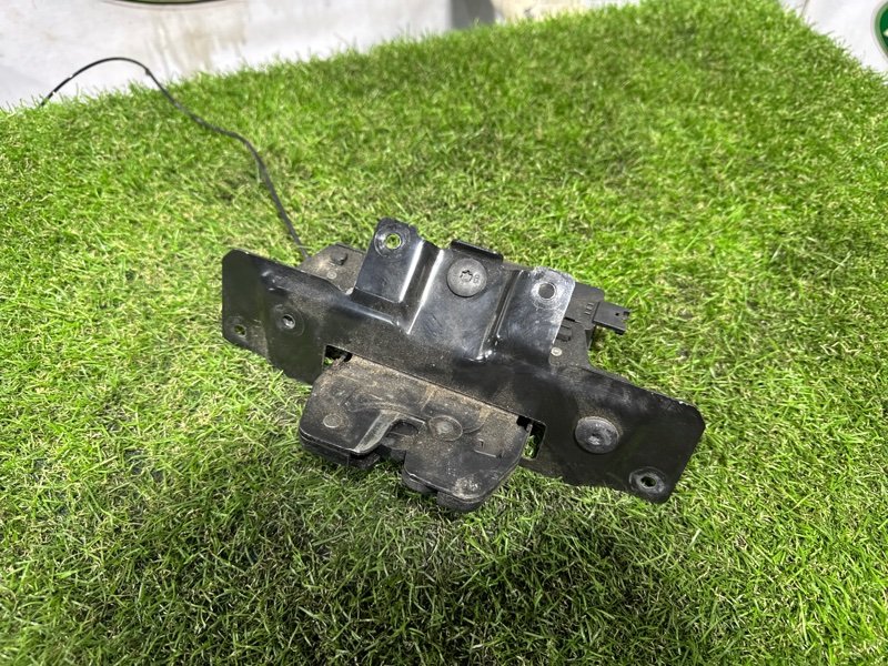 Замок багажника Land Rover Range Rover (L322, 2010г.)
