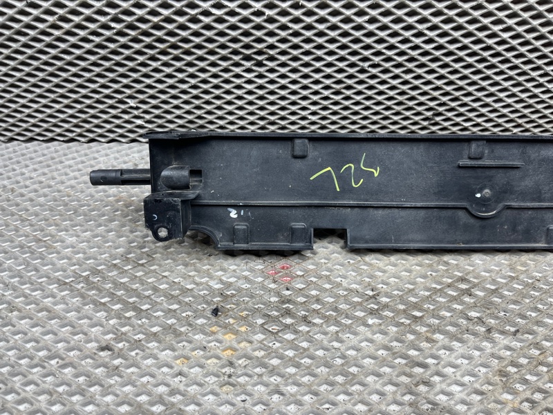 Крепление радиатора Land Rover Range Rover Sport (L320, 2012г.)