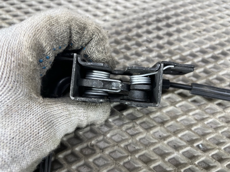 Фиксатор капота Land Rover Range Rover Sport (L461, 2024г.)