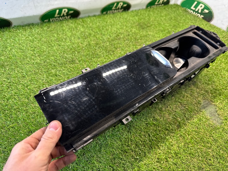 Подстаканник центральный Land Rover Range Rover Sport (L494, 2022г.)