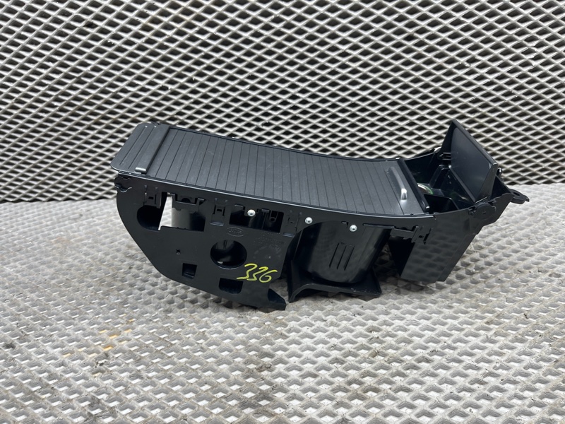 Подстаканник центральный Land Rover Range Rover Sport (L320, 2011г.)