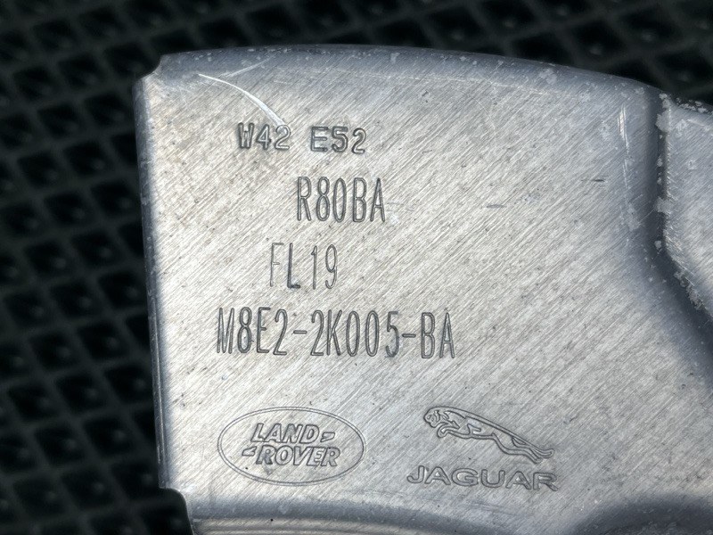 Кулак Land Rover Range Rover Sport (L461, 2025г.)