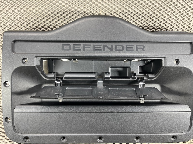 Обшивка двери багажника Land Rover Defender (L663, 2020г.)