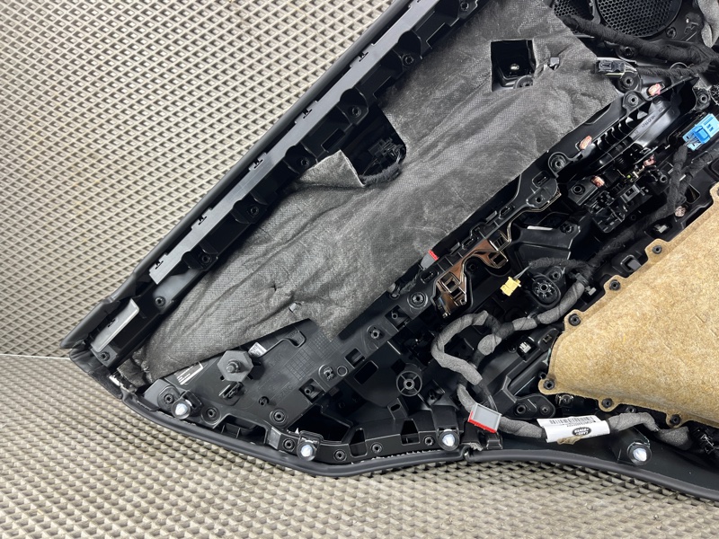 Обшивка двери Land Rover Range Rover Sport (L461, 2024г.)