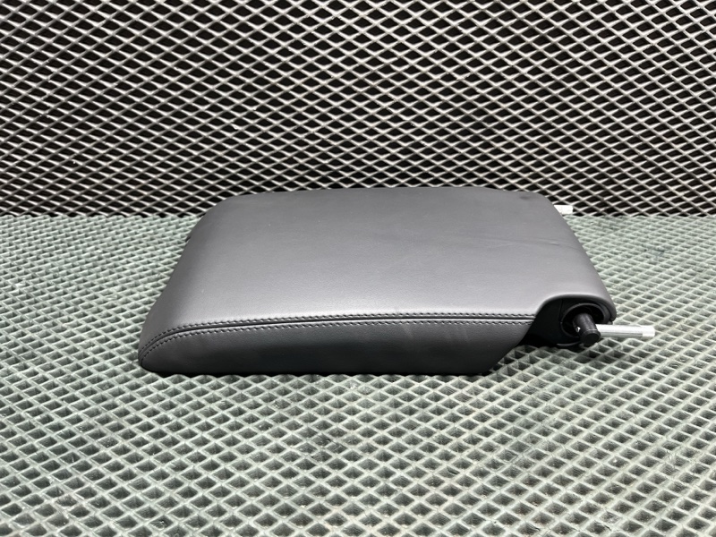Центральный подлокотник Land Rover Range Rover Sport (L461, 2025г.)