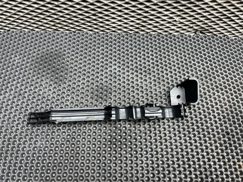 Пластик моторного отсека Land Rover Range Rover Sport (L461, 2024г.)