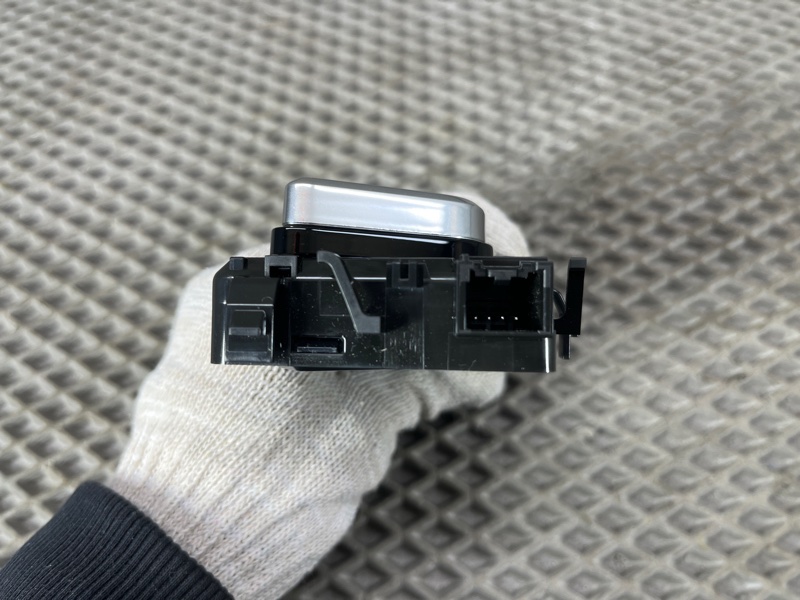 Пульт регулировки сиденья Land Rover Range Rover Sport (L461, 2024г.)