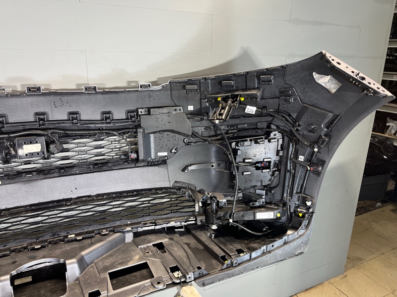 Бампер Land Rover Range Rover Sport (L461, 2024г.)