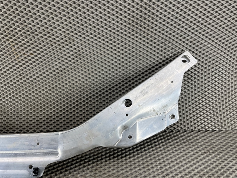 Распорка кузова Land Rover Range Rover Sport (L461, 2024г.)