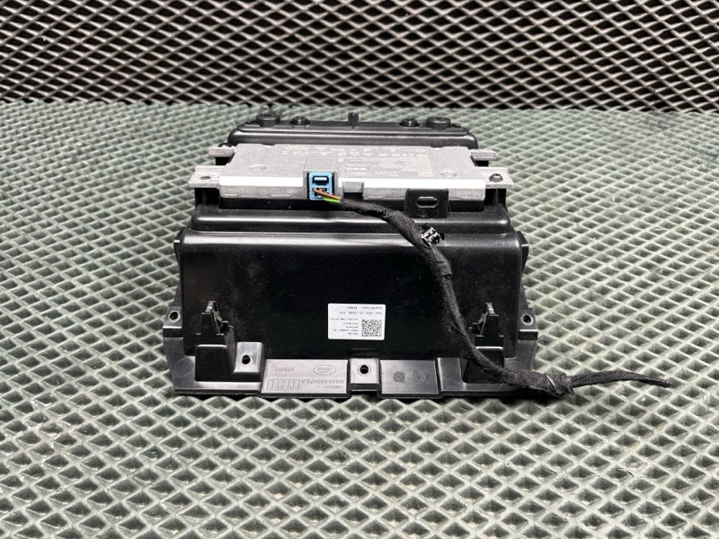 Блок беспроводной зарядки Land Rover Range Rover Sport (L461, 2025г.)