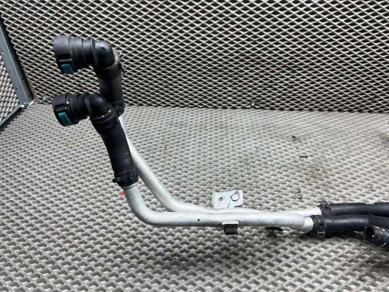 Трубка системы охлаждения Land Rover Range Rover Sport (L320, 2012г.)