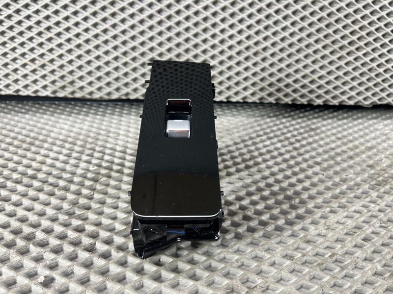 Кнопка стеклоподъемника Land Rover Range Rover Sport (L461, 2024г.)
