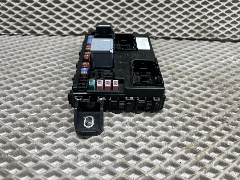 Блок предохранителей Land Rover Range Rover Sport (L461, 2024г.)