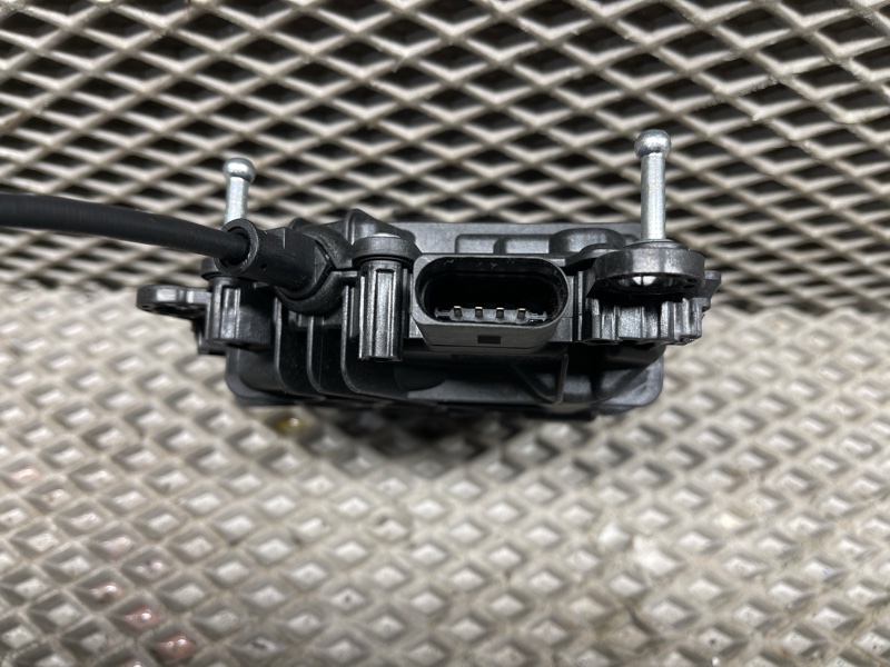 Доводчик двери багажника Land Rover Range Rover Sport (L461, 2023г.)