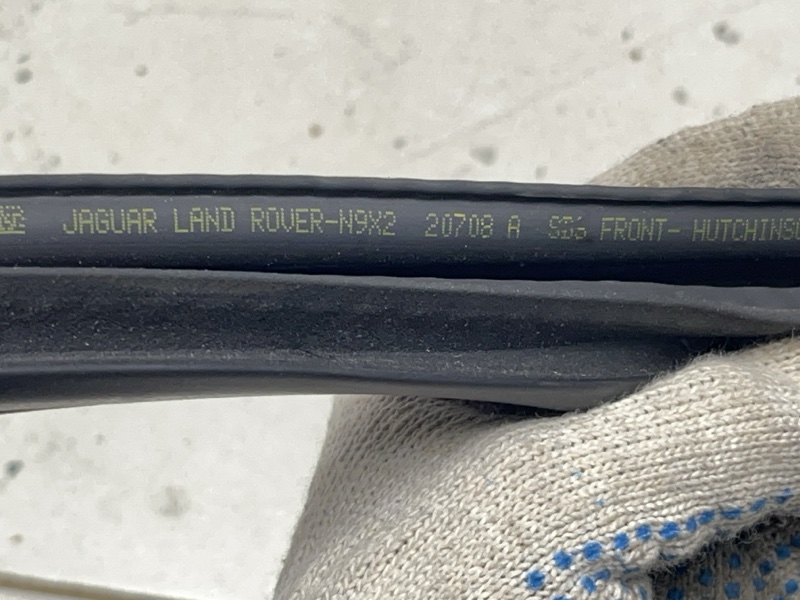 Уплотнитель дверного проема Land Rover Range Rover Sport (L461, 2025г.)