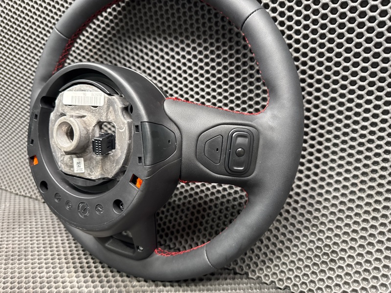 Руль с обогревом Jeep Wrangler (JL, 2025г.)