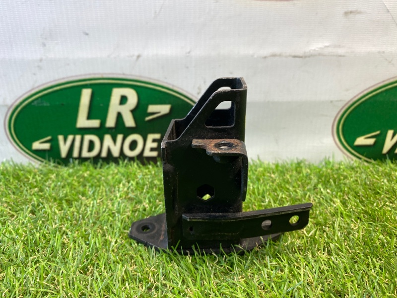 Крепление радиатора Land Rover Range Rover Velar (L560, 2020г.)