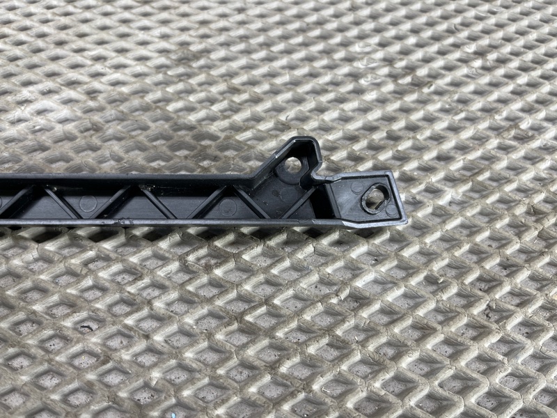Кронштейн (крепление) Land Rover Range Rover Sport (L461, 2024г.)